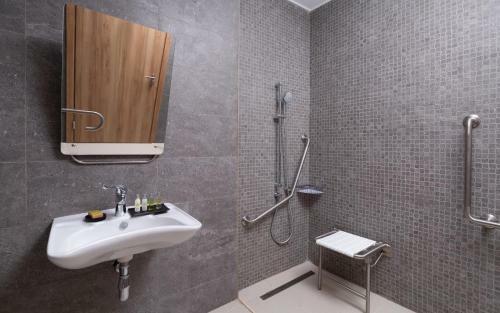 Hotel Doubletree By Hilton Almaty