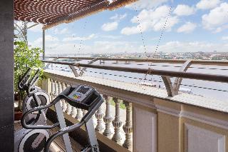 Le Castle River Hotel Apartment