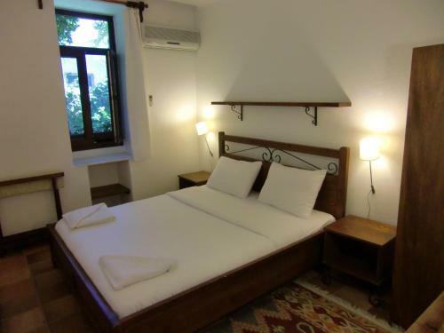 Hostal Hotel Happy Caretta