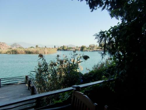 Hostal Hotel Happy Caretta