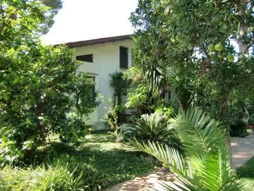 Hostal Hotel Happy Caretta