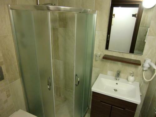 Hostal Hotel Happy Caretta