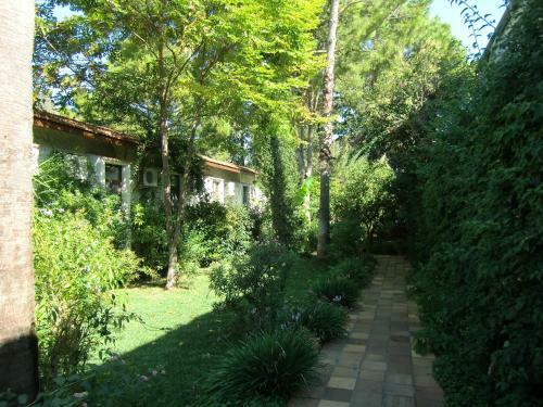 Hostal Hotel Happy Caretta