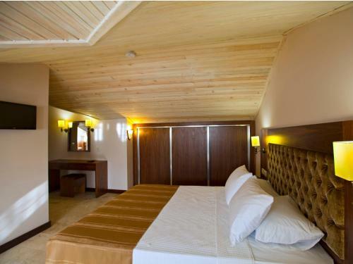 Montana Hotel
