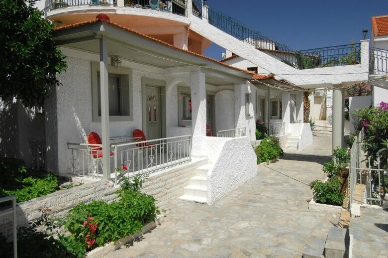 Hotel Makis Apartments