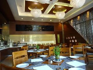 Hotel Cosmopolitan Ahmedabad