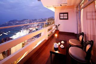 Sinclairs Darjeeling Hotel