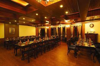 Sinclairs Darjeeling Hotel