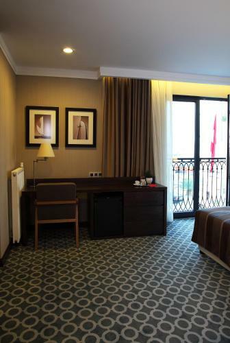 Tuzla Town Hotel