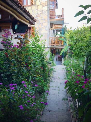 Hostal Tas Motel