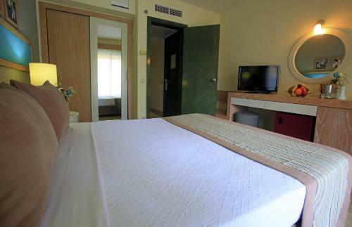 Euphoria Excelsior Hotel (former Corinthia)