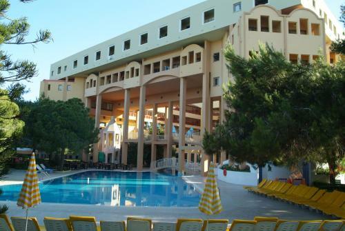 Euphoria Excelsior Hotel (former Corinthia)