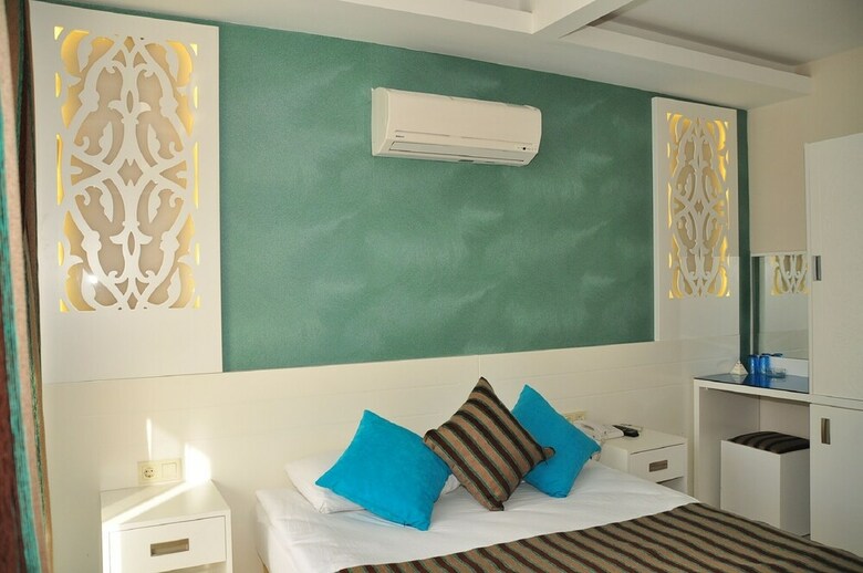 Aura Hotel