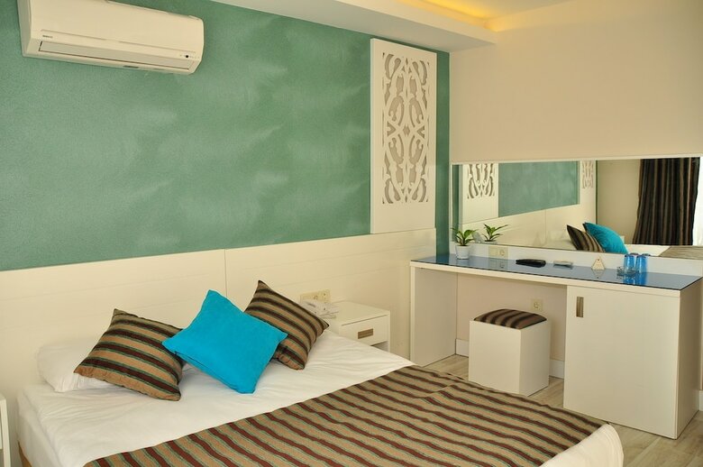 Aura Hotel