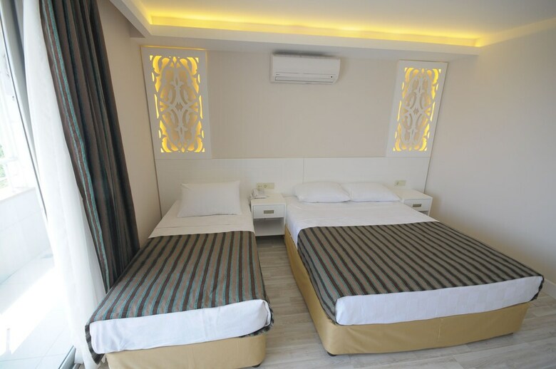 Aura Hotel