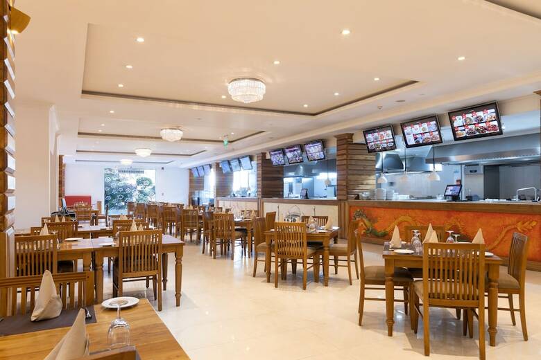 Hotel Araliya Green City