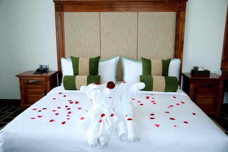 Hotel Araliya Green City