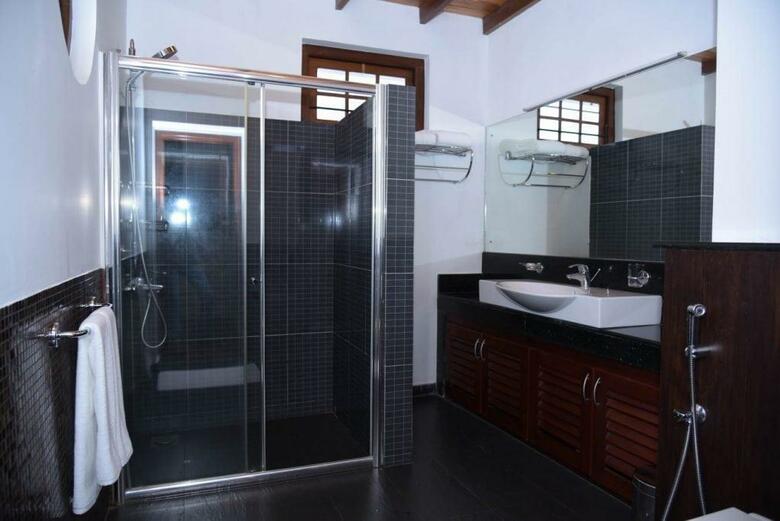 Hotel Araliya Green City