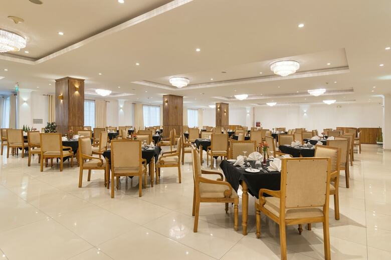 Hotel Araliya Green City