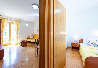 Hotel Apartments & Rooms Cina