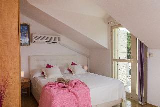 Hotel Apartments Carol