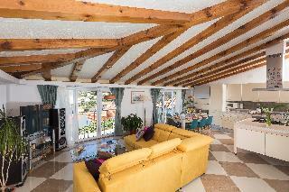 Hotel Apartments Carol