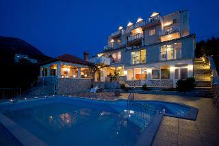 Hotel Apartments Carol