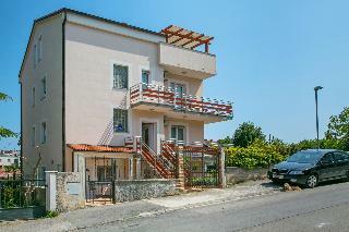 Hotel Apartments Petar