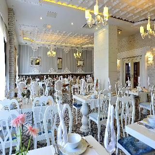 Lake & Riverside Hotel & Spa
