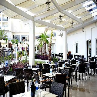 Lake & Riverside Hotel & Spa