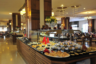 Lake & Riverside Hotel & Spa