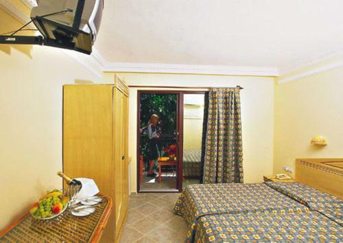 Tropic Hotel