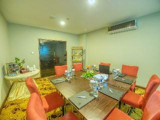 Grand Lagoi Hotel By Nirwana Gardens