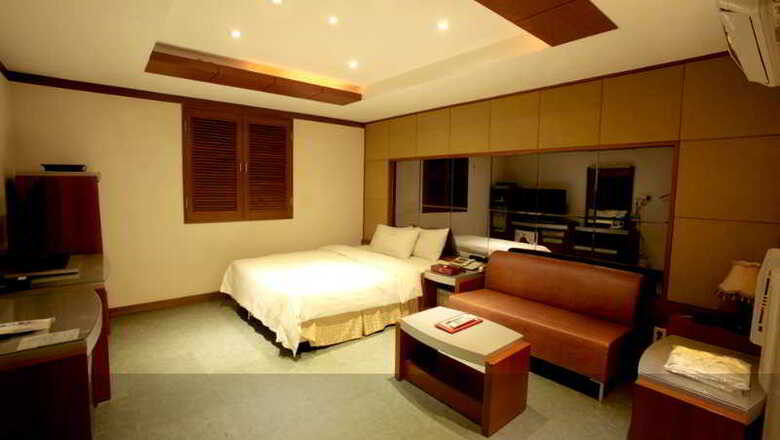 Reborn Suwon Silkroad Hotel