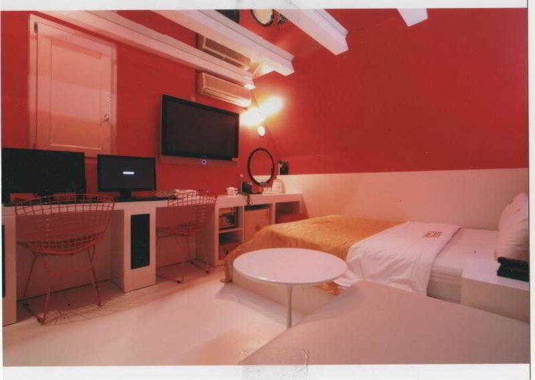 Piano Hotel