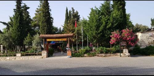 Hostal Medusa House Butik Hotel