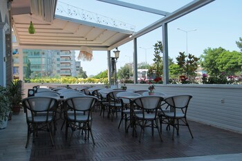 Grand Atakum Hotel