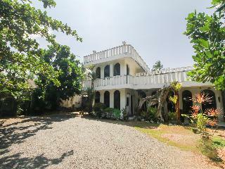 Hotel Barasti Beach Resort