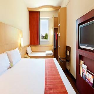 Hotel Ibis Leshan City Center
