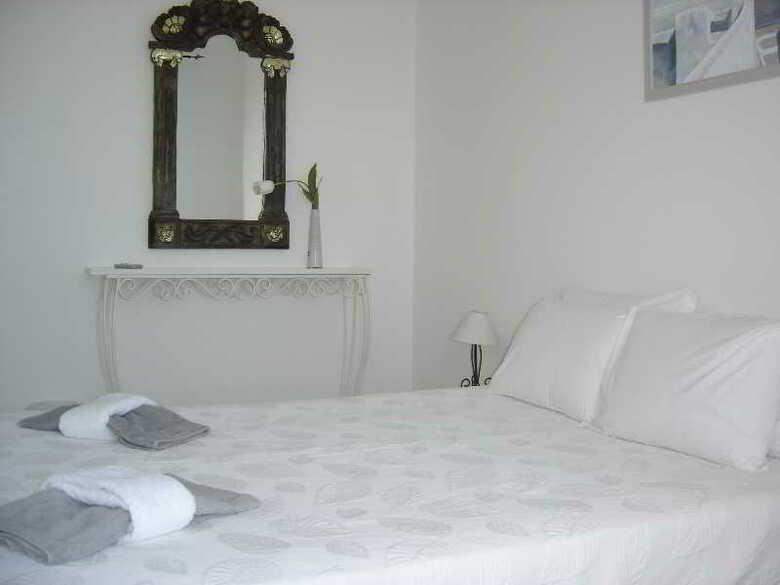 Bed & Breakfast Sweet Tweet
