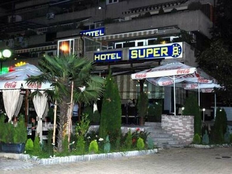 Super 8 Hotel