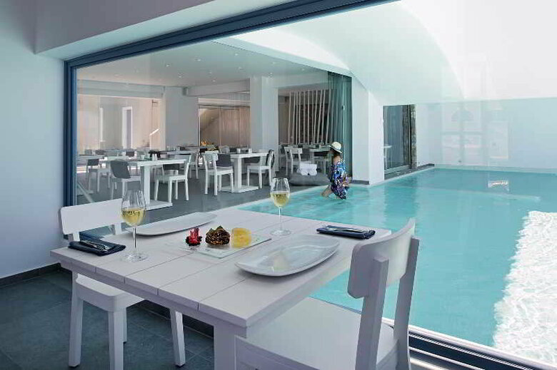 Hotel Acroterra Rosa Luxury Suites