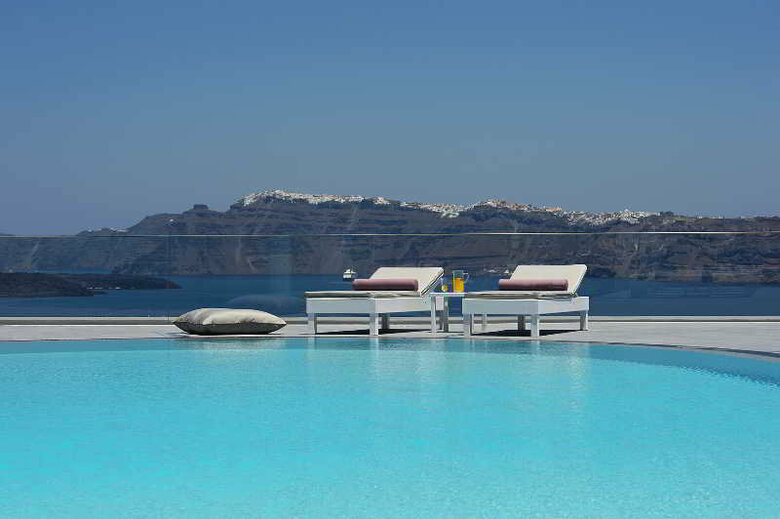 Hotel Acroterra Rosa Luxury Suites