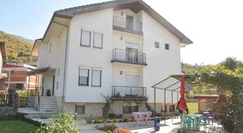 Hotel Vila Damaja