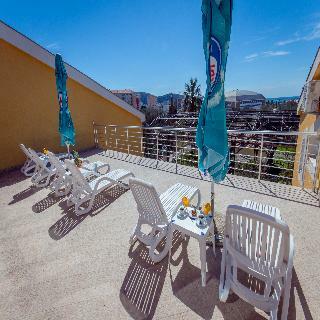 Hotel Pharos