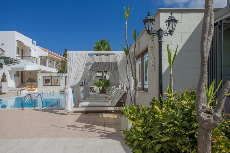 Apartamentos Bella Elena "by Checkin"