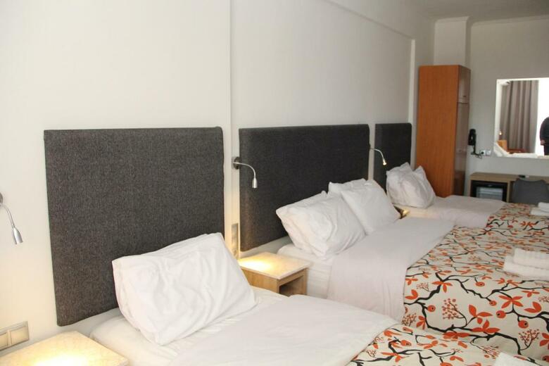 Alexiou Hotel