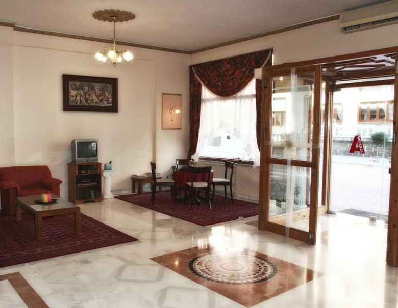 Alexiou Hotel