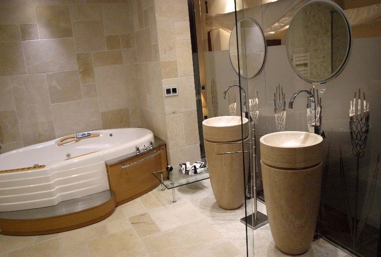 Los Almirantes Hotel