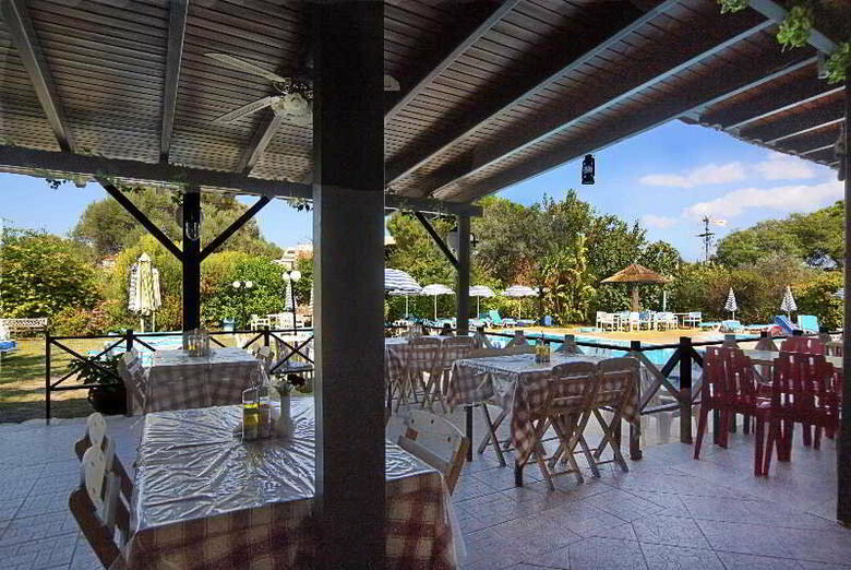 Kassandra Family Aparthotel & Spa
